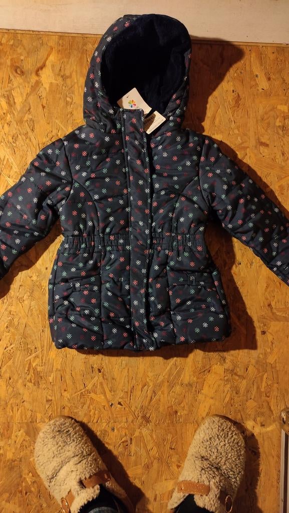 Nieuwe leuke winterjas maat 110, Kinderen en Baby's, Kinderkleding | Maat 110, Ophalen of Verzenden, Nieuw, Meisje, Jas
