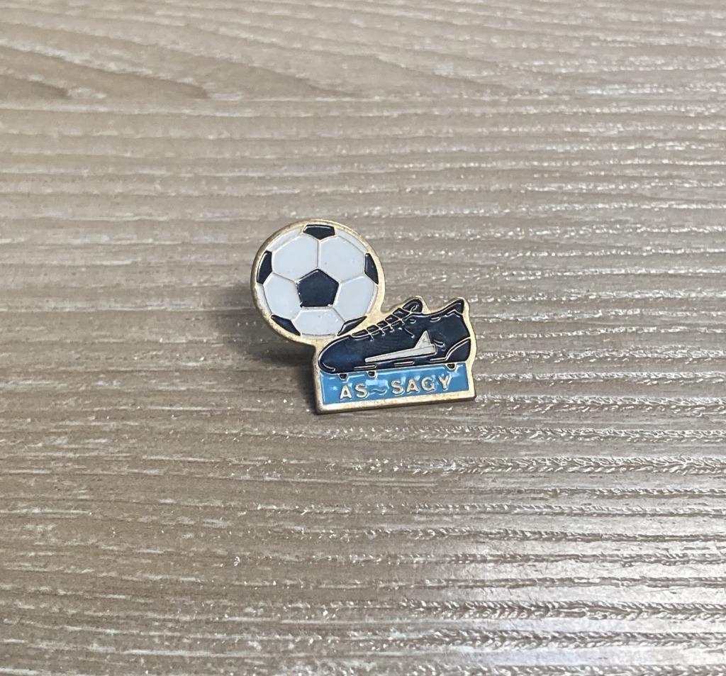 PIN - AS SAGY - FOOTBALL - VOETBAL, Verzenden, Gebruikt, Sport, Speldje of Pin