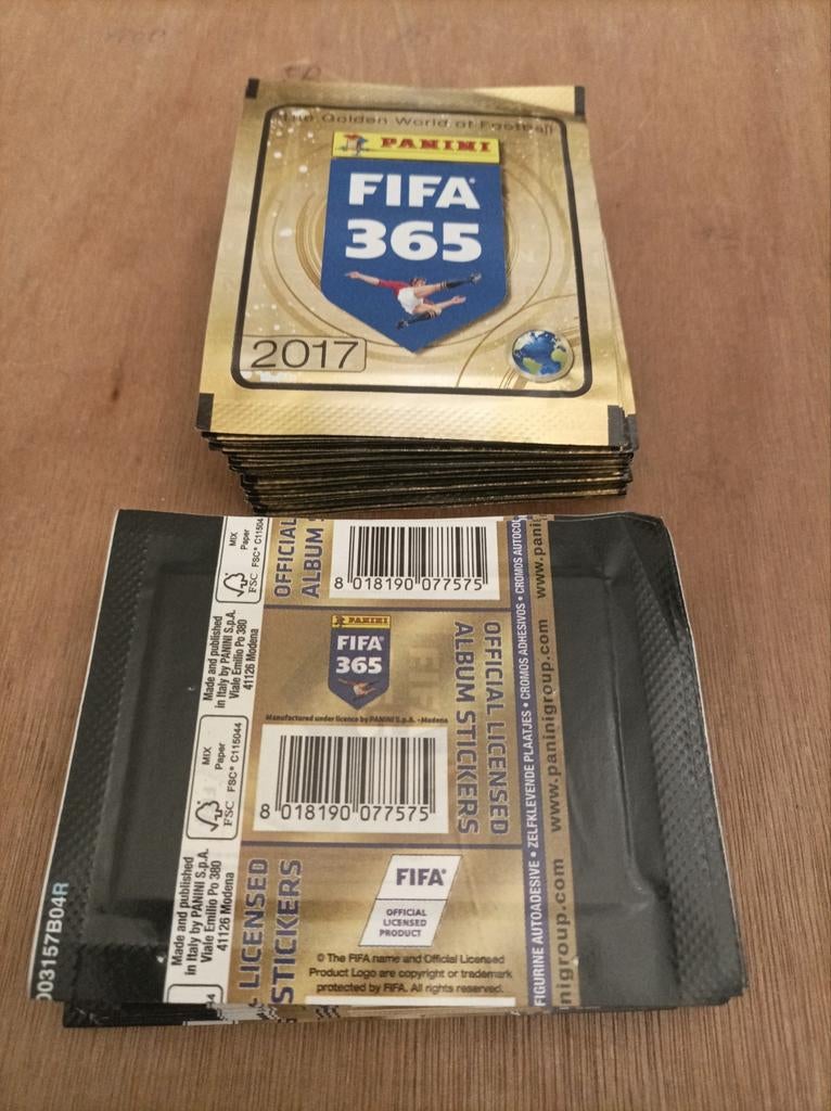Panini FIFA 365, 2017. 50 sacs scellés., Enlèvement ou Envoi, Comme neuf