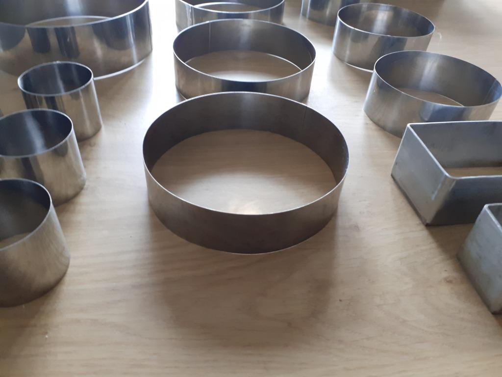 CUISINE PÂTISSERIE LOT DE 15 CERCLES INOX, Maison & Meubles, Enlèvement, Comme neuf, Autres matériaux, Autres types