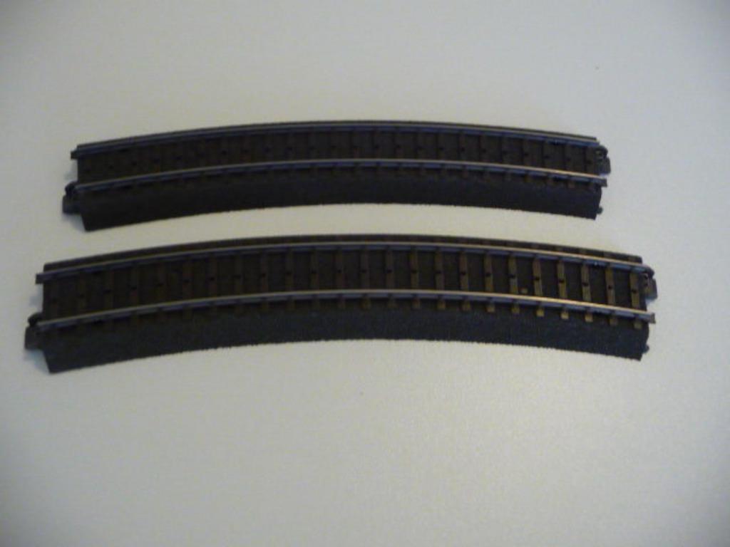 24224 MARKLIN - 1 piste C R2 courbe 24,3 (A2200099), Hobby & Loisirs créatifs, Trains miniatures | HO, Comme neuf, Rails, Märklin