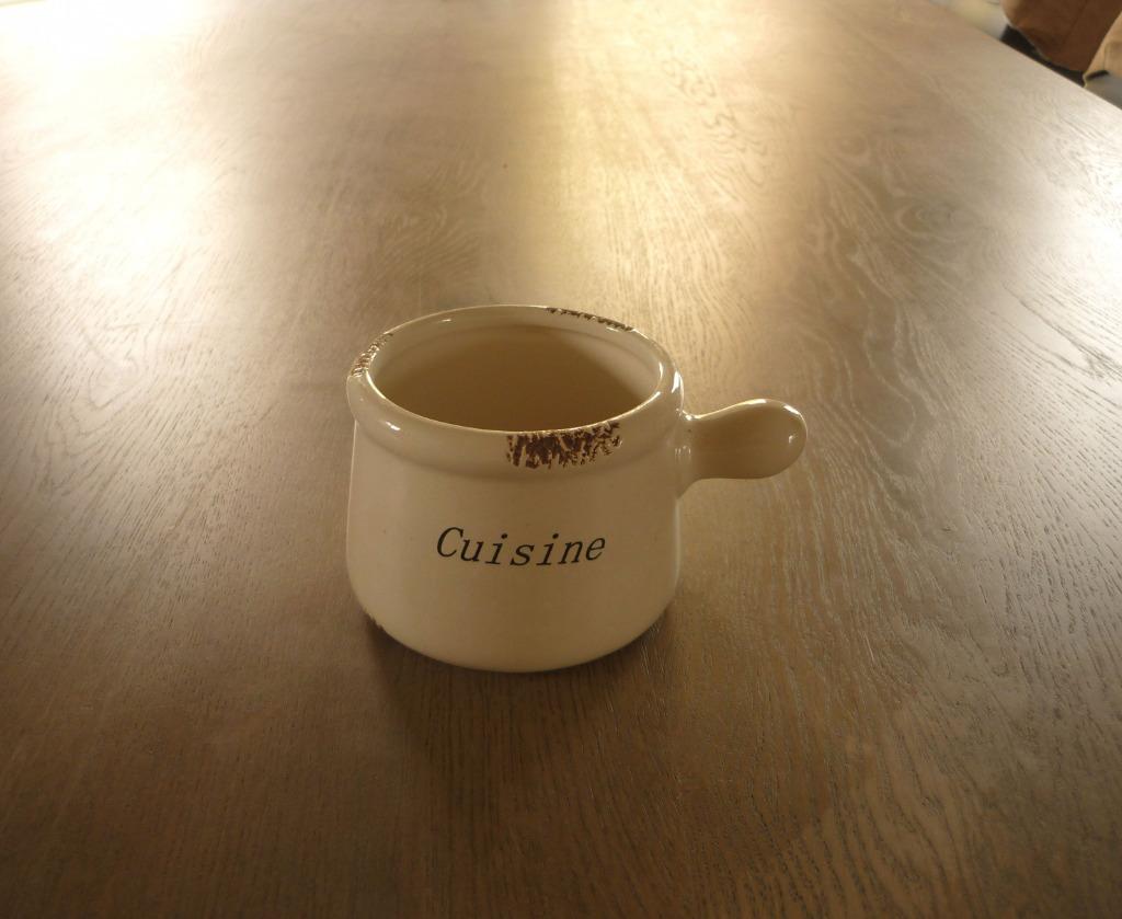 Ecru porseleinen vintage sauspot pot Cuisine, Enlèvement ou Envoi