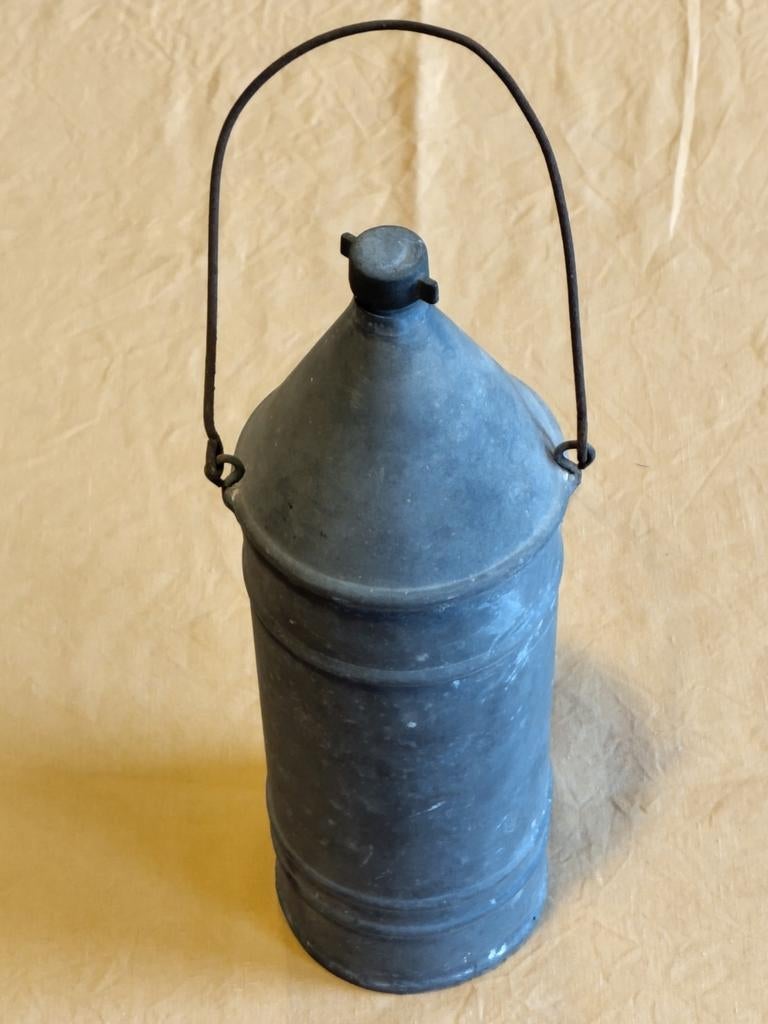 Ancien réservoir d'huile en zinc (2,2 l), Enlèvement ou Envoi