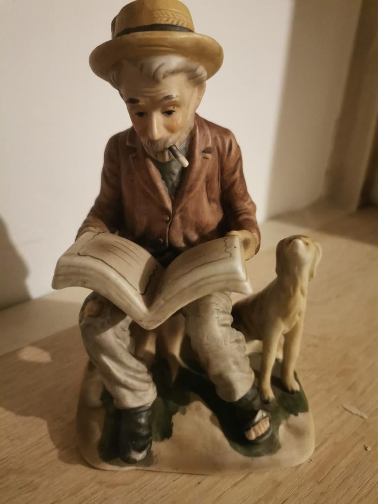 Statue en porcelaine biscuit vieil homme avec son chien, Enlèvement ou Envoi, Comme neuf