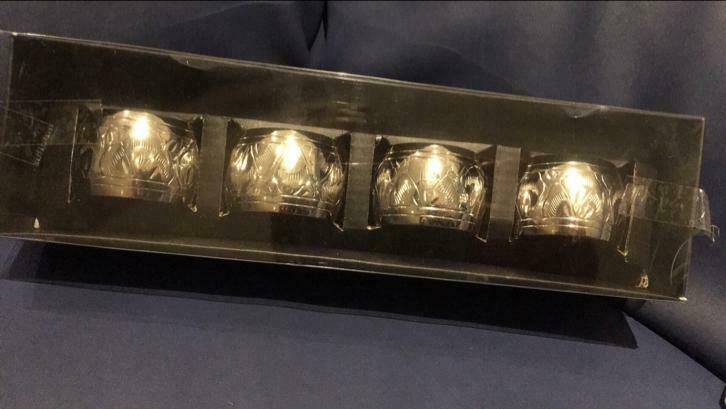 Set de 4 ronds de serviettes Neuf dans la boîte, Ophalen