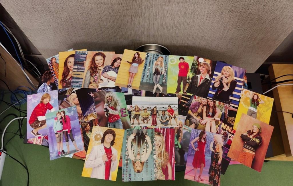 100 prenten Miley Cyrus Panini, Enlèvement ou Envoi, Comme neuf