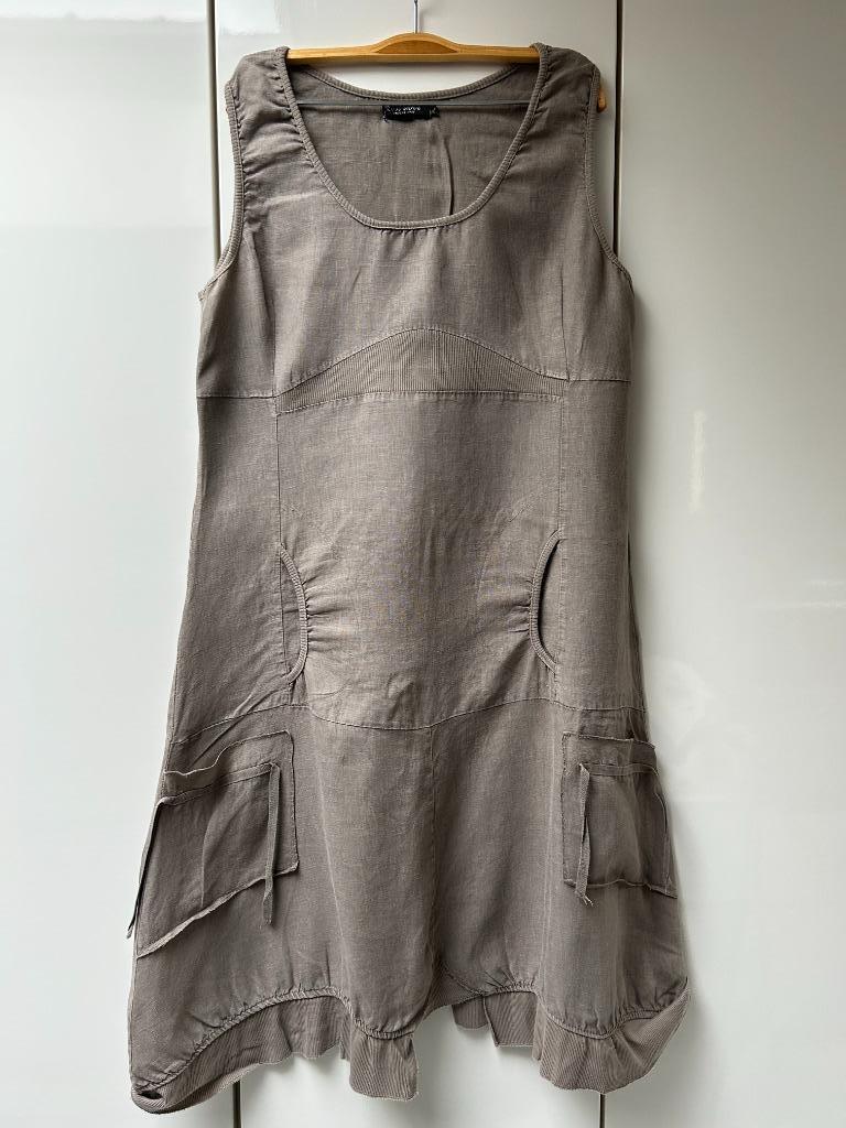 Beige jurk Julie Mode - Maat L, Kleding | Dames, Julie Mode, Beige, Maat 42/44 (L), Ophalen of Verzenden