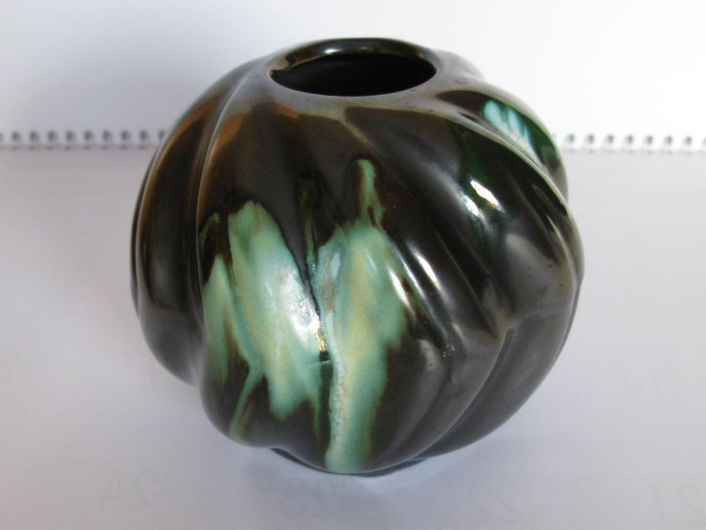 petit vase boule "AIRIN" numéro 469, Antiquités & Art, Enlèvement ou Envoi