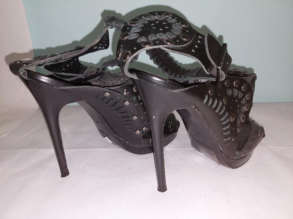 700C* Jimmy CHOO voor H&M zwarte lederen sandalen (40), Verzenden, Zwart, JIMMY CHOO for H&M, Schoenen met hoge hakken