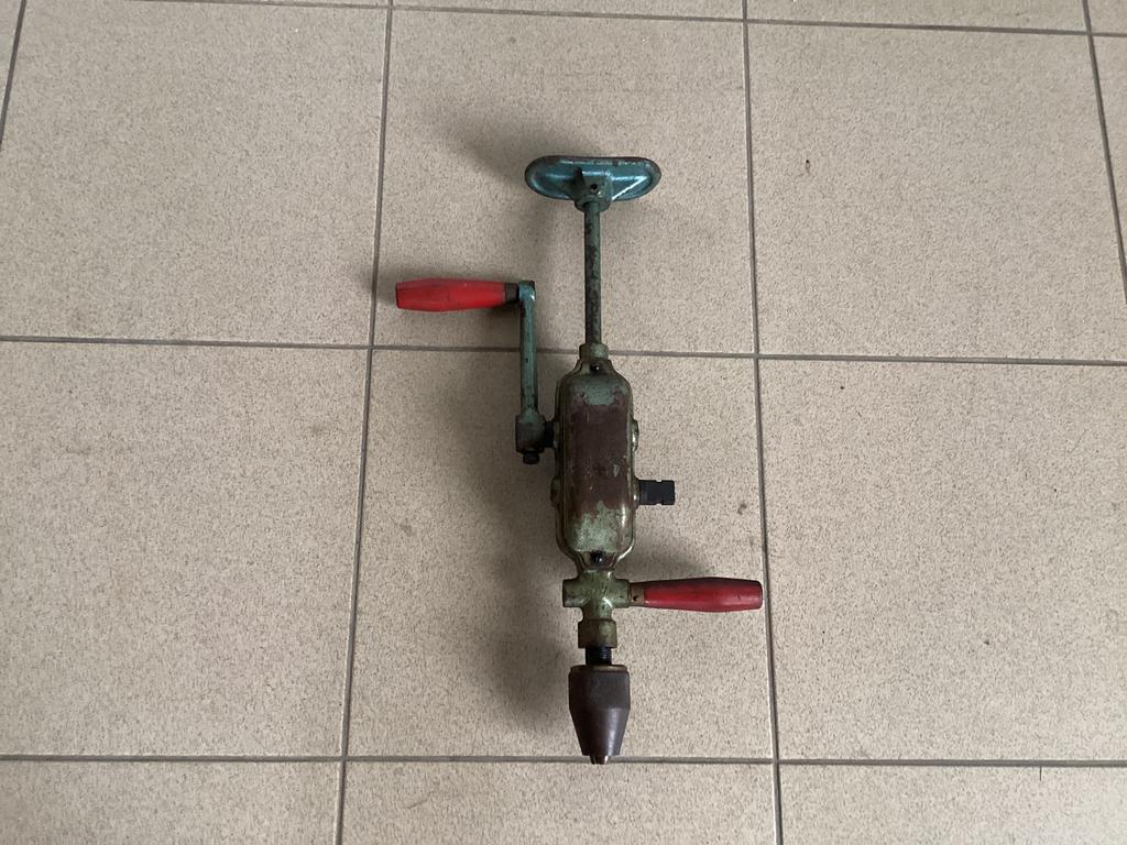 Vintage handboor., Antiek en Kunst, Antiek | Gereedschap en Instrumenten, Ophalen