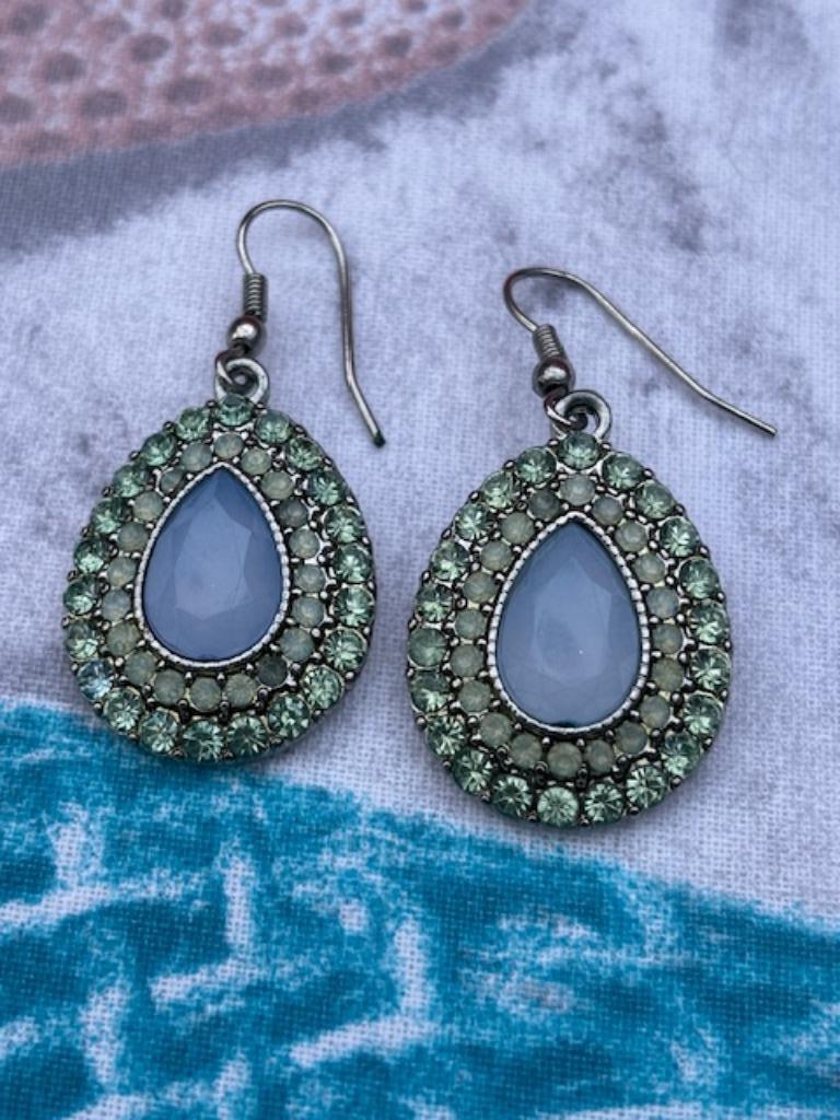 Boucles d'oreilles vert-blanc, Bijoux, Sacs & Beauté, Boucles d'oreilles, Comme neuf, Enlèvement, Autres matériaux, Blanc
