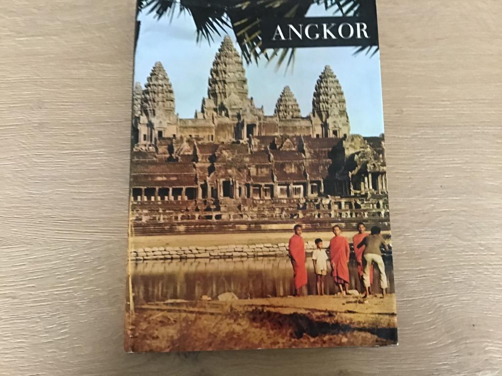 Boek Angkor,naast Cambodja,Vietnam,Thailand  TOP, Boeken, Ophalen of Verzenden, Zo goed als nieuw, Reisgids of -boek, Artis historia