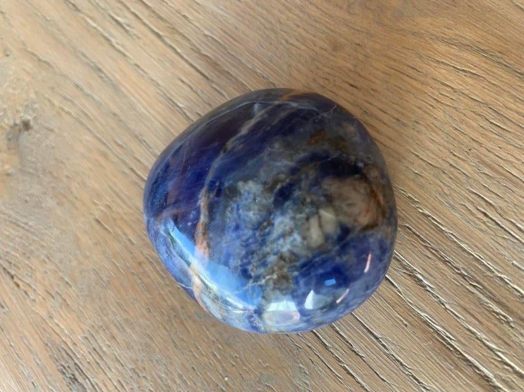 Blauwe sodaliet trommelsteen, Handtassen en Accessoires, Edelstenen, Ophalen of Verzenden, Zo goed als nieuw