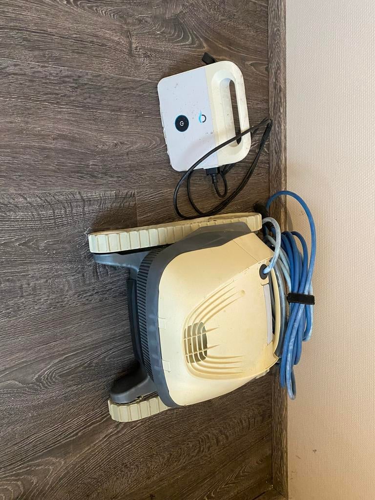 Dolphin zwembad robot stofzuiger ., Enlèvement