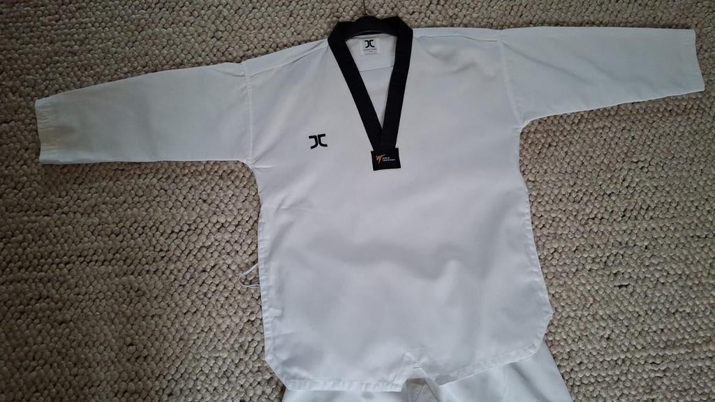 NIEUW: Taekwondo pak en bescherming voor m/v (190/S), Maat S, Ophalen of Verzenden, Nieuw, Taekwondo