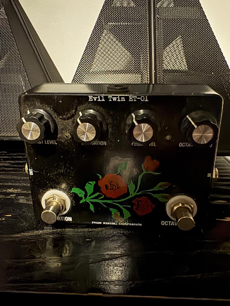 Evil twin distortion & fuzz / octave, Enlèvement ou Envoi, Comme neuf, Distortion, Overdrive ou Fuzz