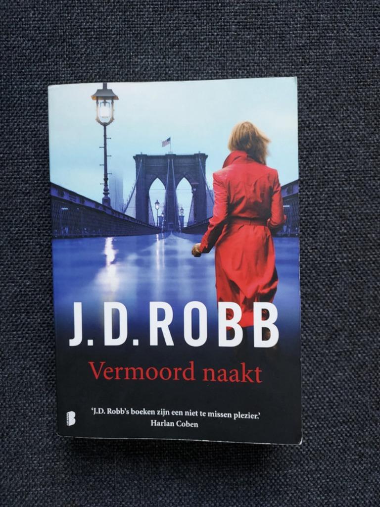 Vermoord naakt - J.D. Robb, Ophalen of Verzenden, Gelezen, J.D. Robb