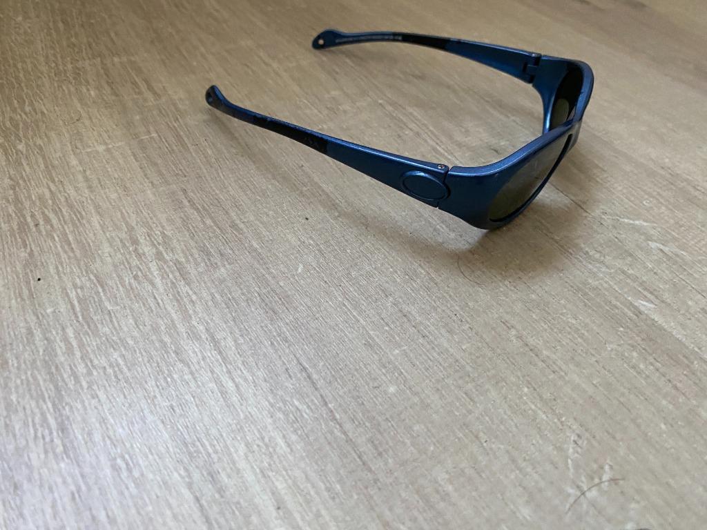 Blauwe kinder zonnebril, Ophalen of Verzenden, Gebruikt