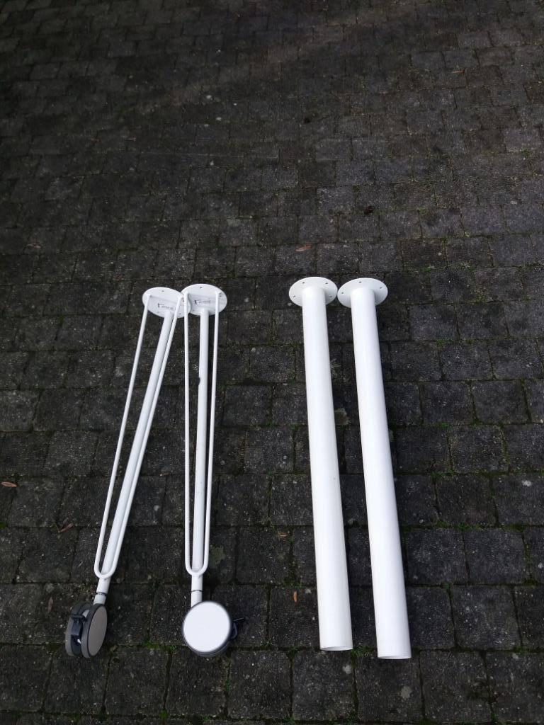 pieds de table/bureau ikea 15€, Enlèvement, Avec roues, Comme neuf