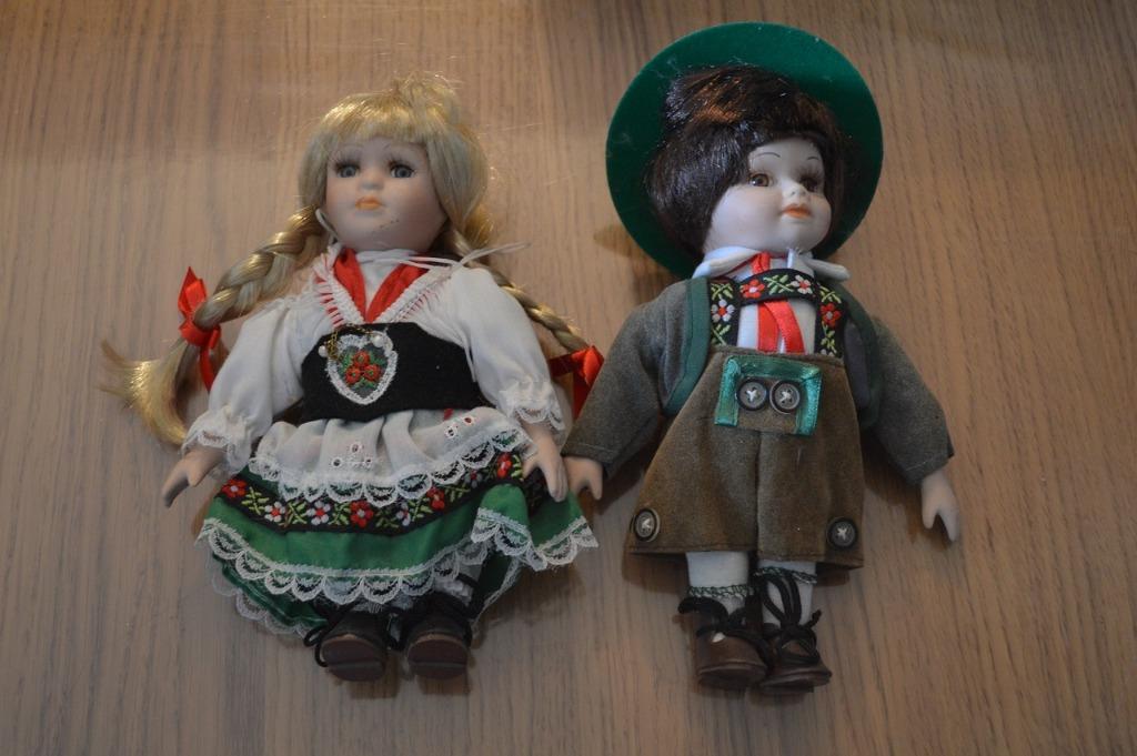 Koppeltje in duitse klederdracht (porseleinen popjes )22 cm, Ophalen of Verzenden, Zo goed als nieuw, Pop