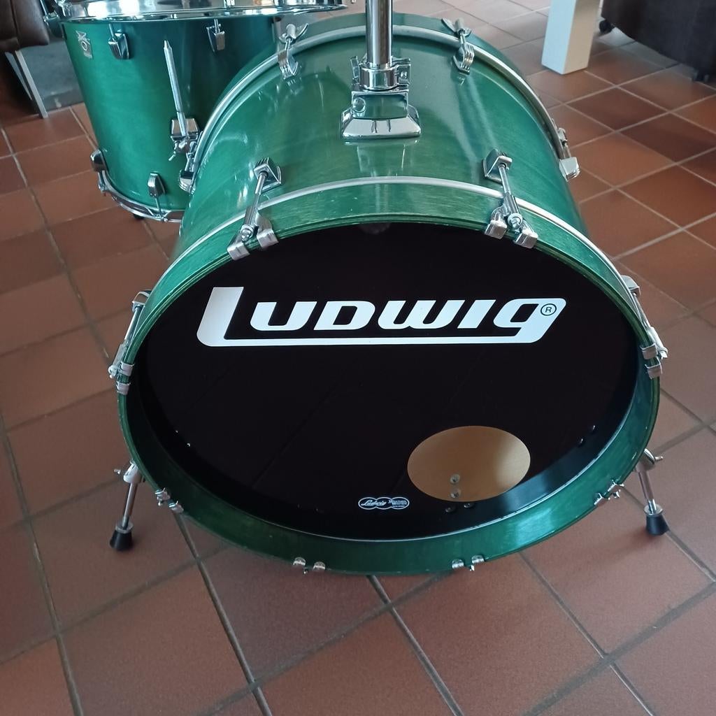 Kit de batterie Ludwig Classic Birch Shell Set en très bon é, Musique & Instruments, Enlèvement, Comme neuf