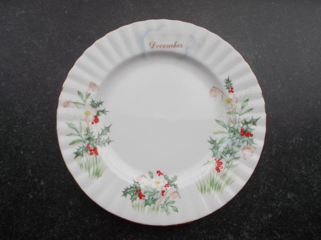 Royal Albert dessertbord December Christmas Rose van 1987, Antiek en Kunst, Antiek | Servies los, Ophalen of Verzenden