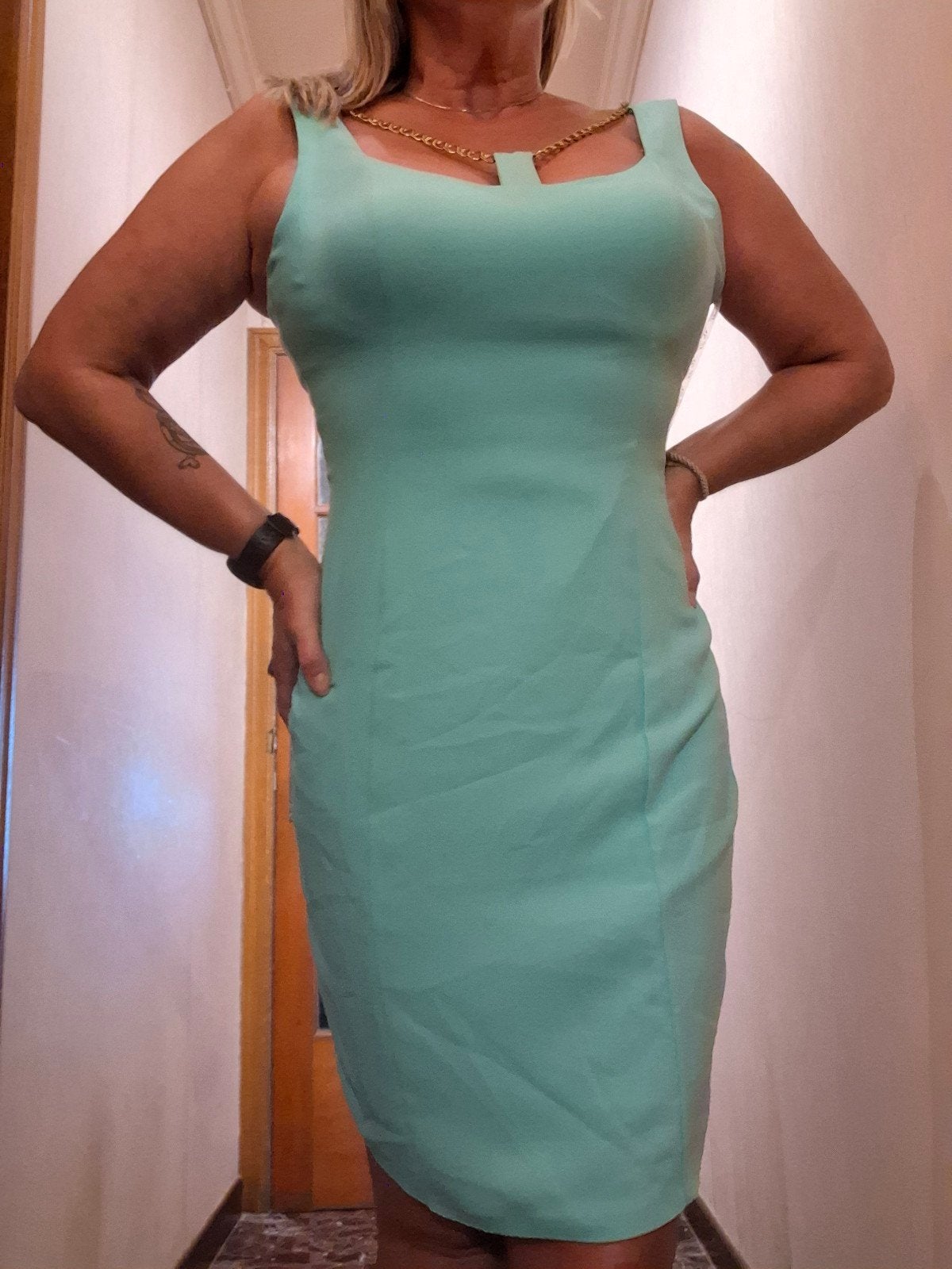 robe d'occasion. Nouveau ! vert tendre avec chaîne en or, Vêtements | Femmes, Neuf, Taille 38/40 (M), Robe de cocktail, Vert