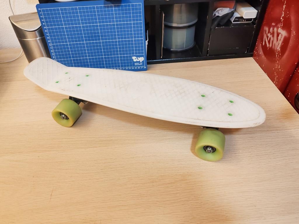Skateboard Penny (brille dans le noir), Enlèvement, Skateboard