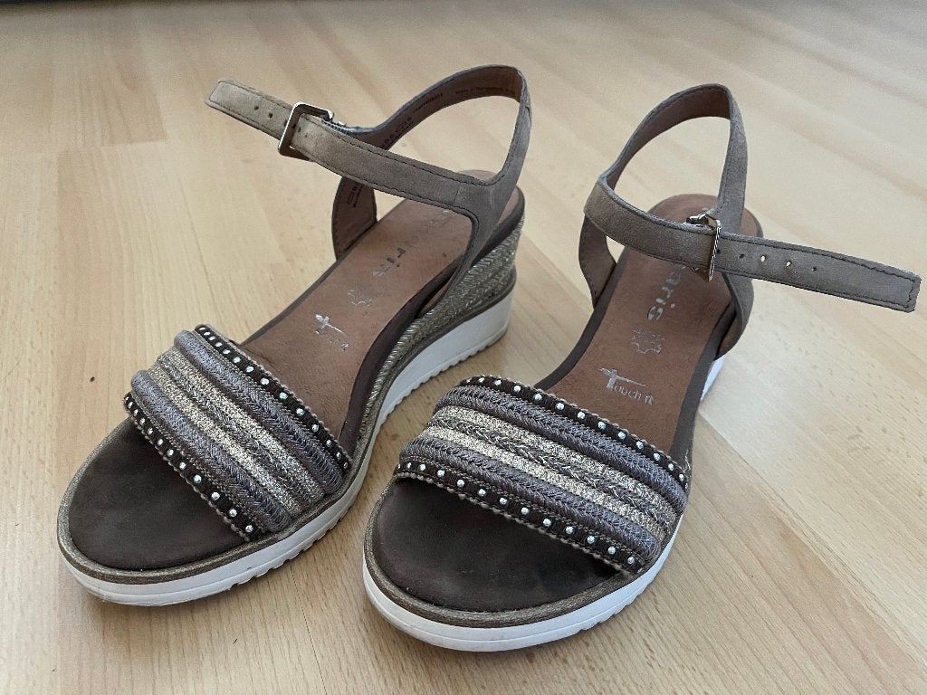 Sandalen met sleehak, Tamaris, Bruin, Gedragen, Sandalen of Muiltjes