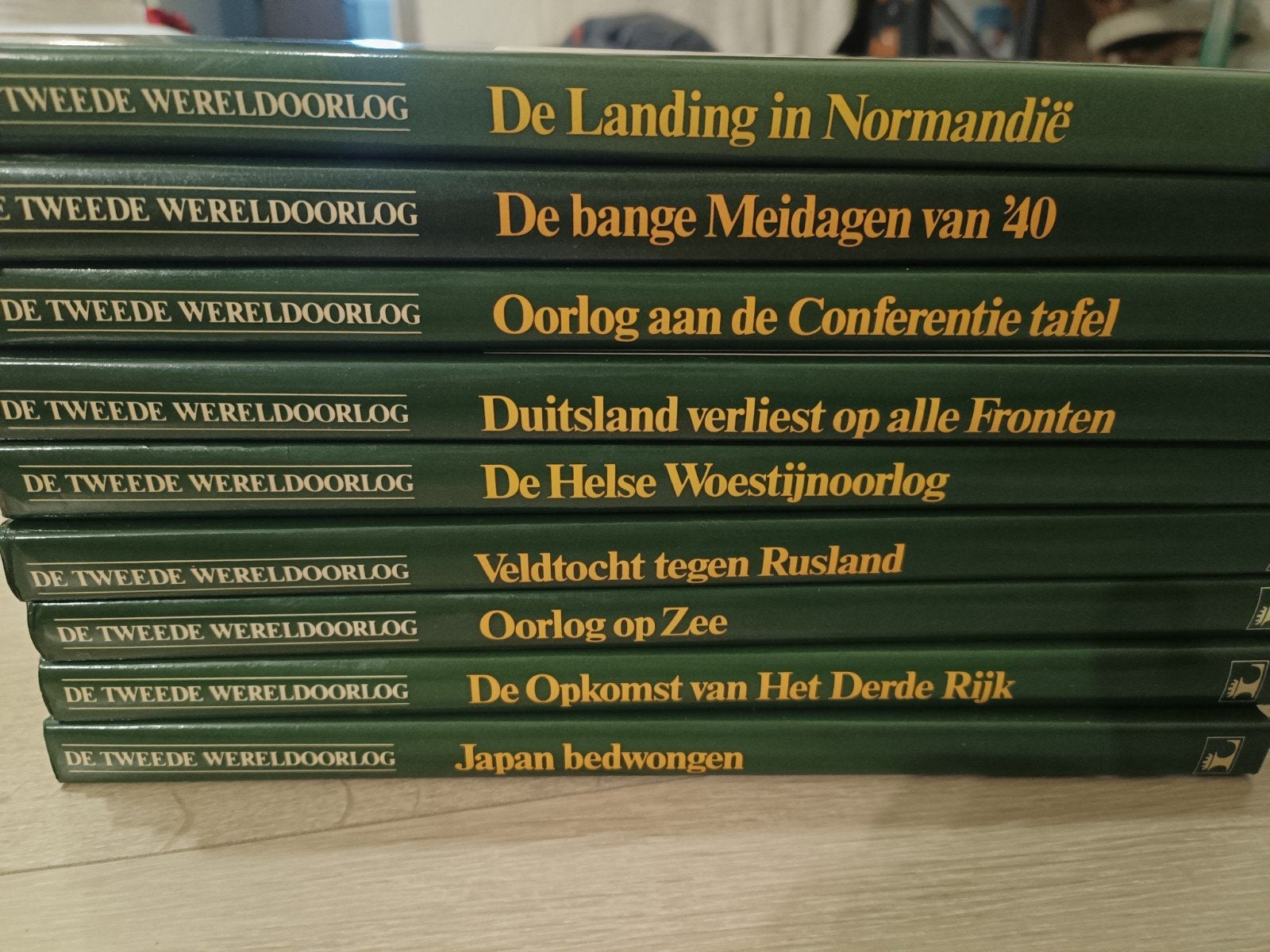 De tweede wereldoorlog: 9 boeken, Boeken, Ophalen