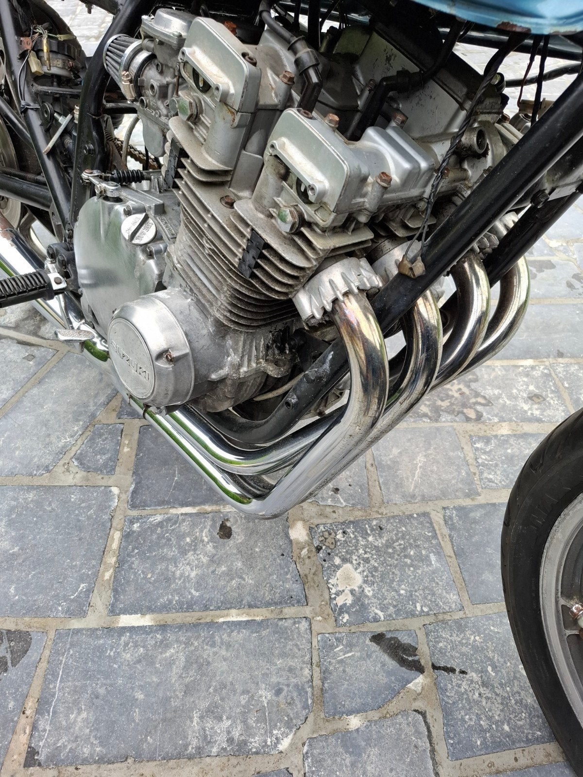 Suzuki GSX 750, Motos