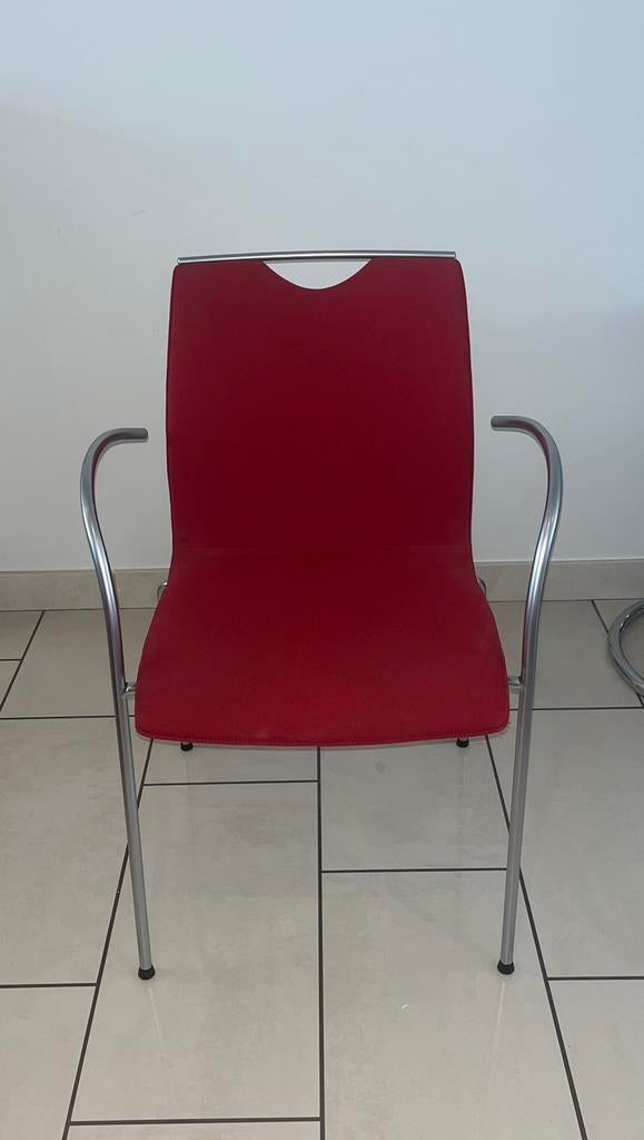 7 rode stoelen, Ophalen, Zo goed als nieuw, Rood