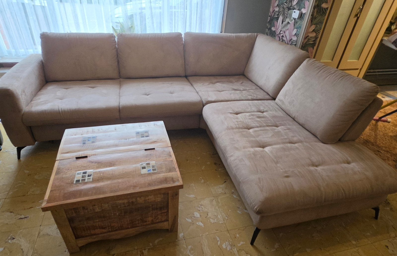 hoeksalon velours 3 jaar oud, Ophalen, Stof