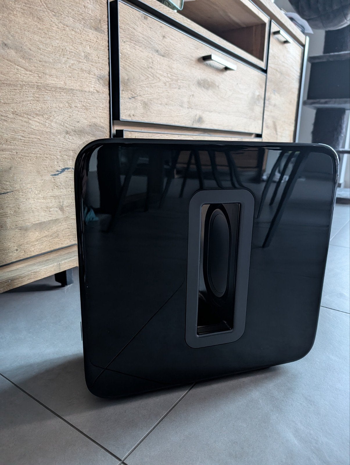 Sonos sub, Enlèvement, Sorento