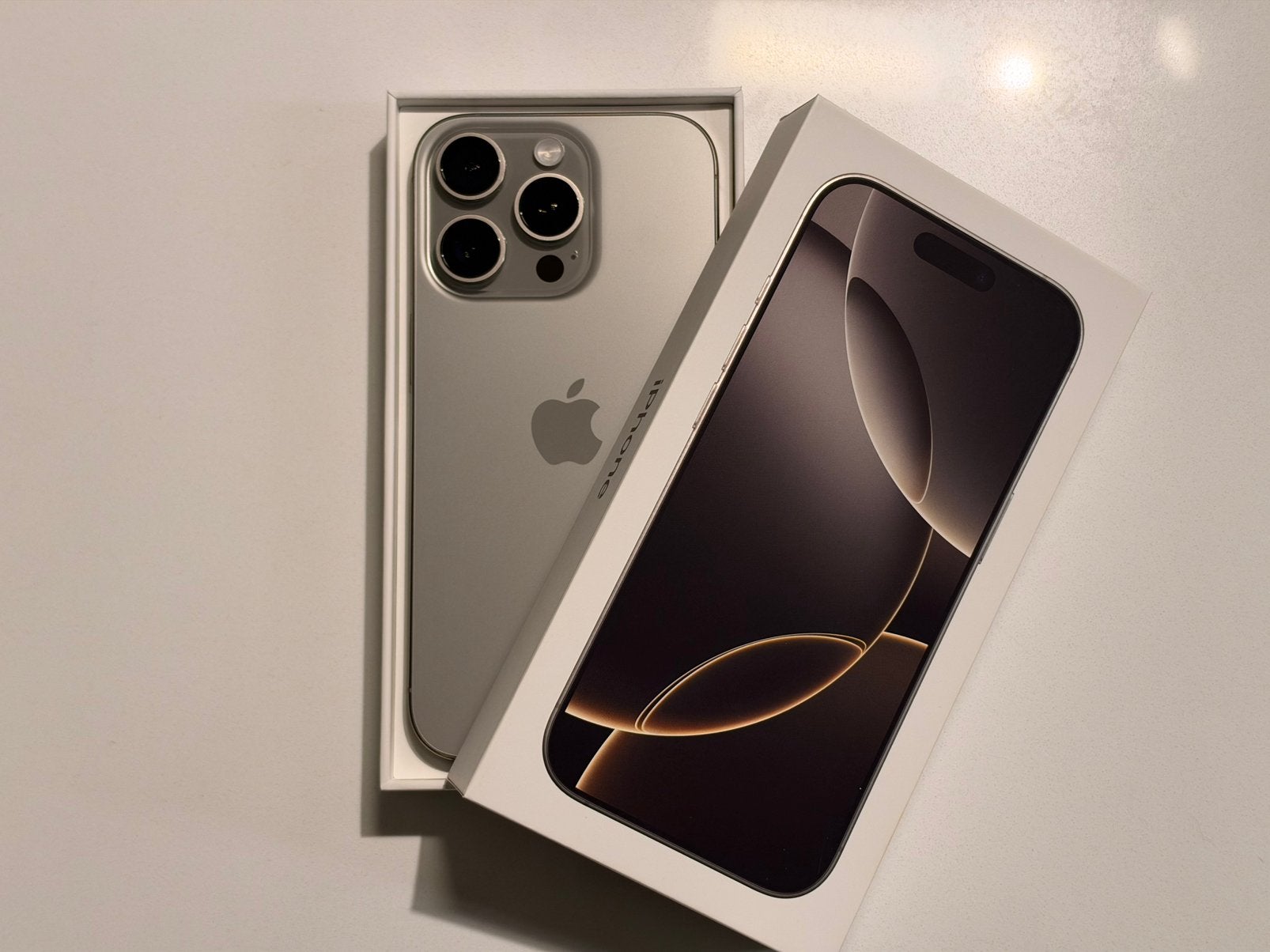 iPhone 16 Pro 512GB Natural Titanium (krasvrij, batt. 90%), Telecommunicatie, 512 GB, Zo goed als nieuw, Zonder simlock, Zonder abonnement