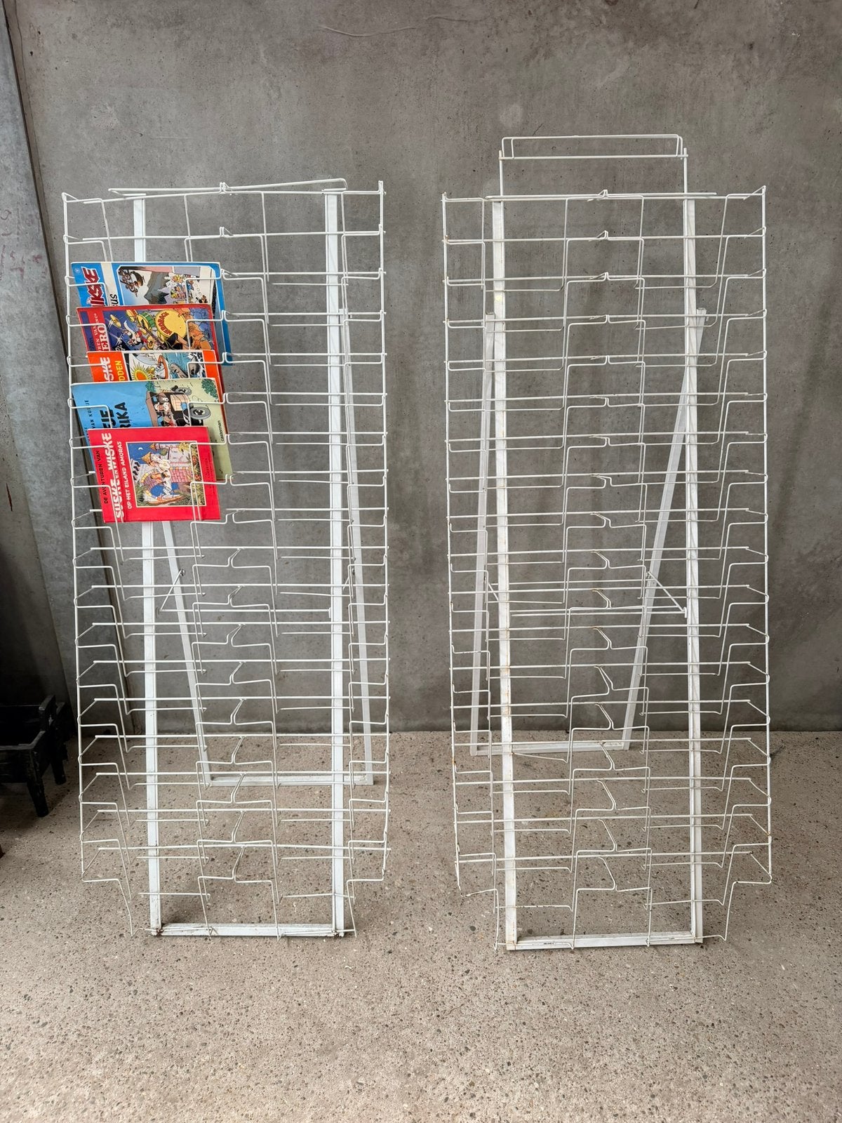 2 vintage krant-tijdschriften rekken, Ophalen