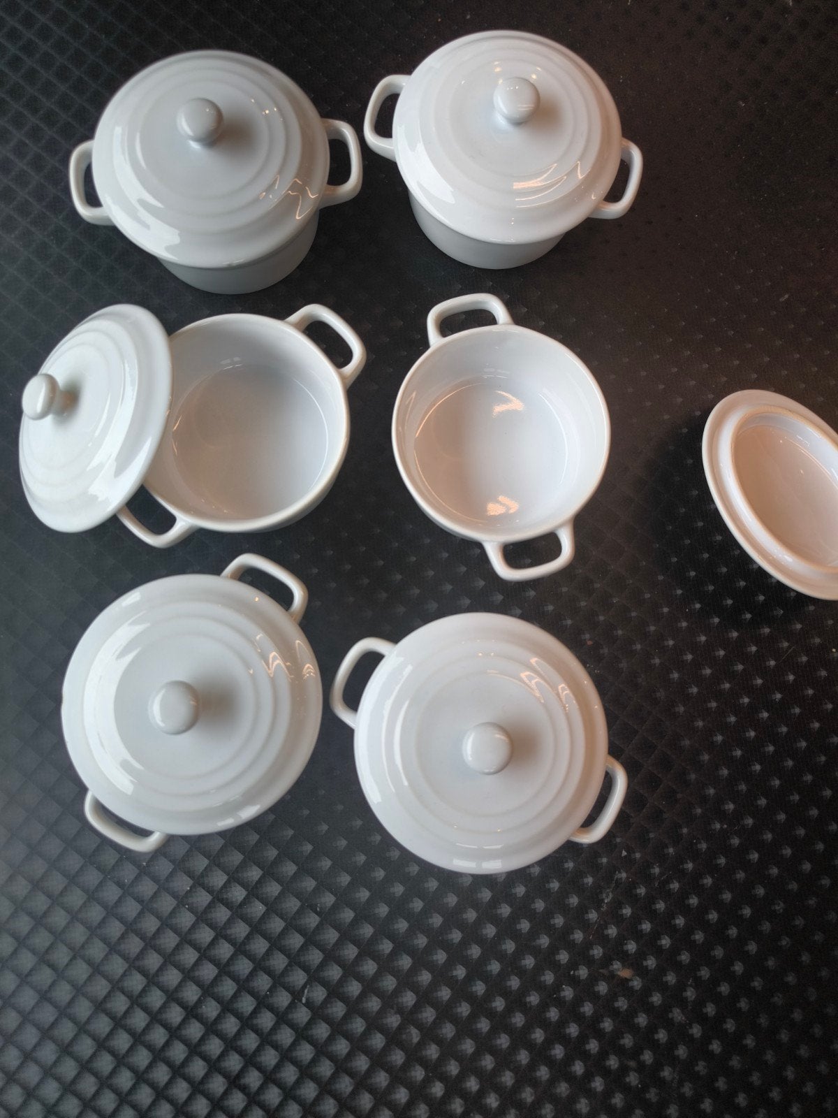 6 witte stenen potjes, Ophalen