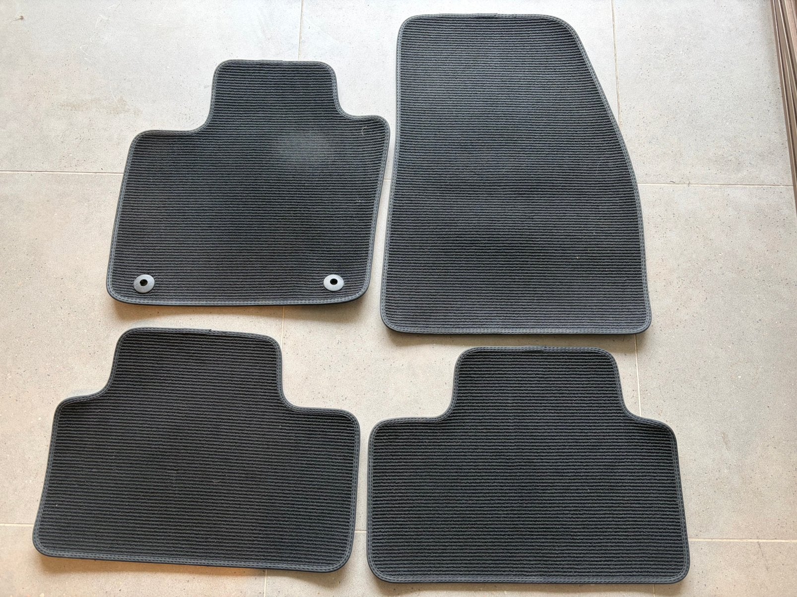Tapis d’origine Volvo XC40 ou EX40, Ophalen, Gebruikt, Volvo