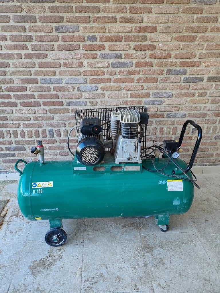 Leopard compressor 150 L, Doe-het-zelf en Bouw, Compressors, Ophalen, Zo goed als nieuw, 200 tot 400 liter/min, Mobiel