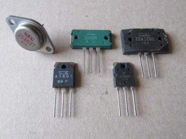 Diverse nieuwe Japanse 2SAxxxx transistors van Oldstock, Ophalen of Verzenden, Nieuw