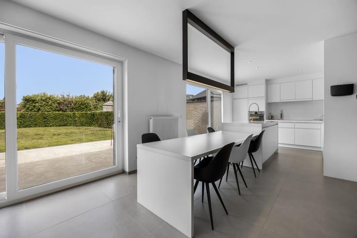 Halfopen bebouwing (2015) te koop in centrum Oudenburg, Immo, Huizen en Appartementen te koop, 200 tot 500 m², 109 kWh/m²/jaar