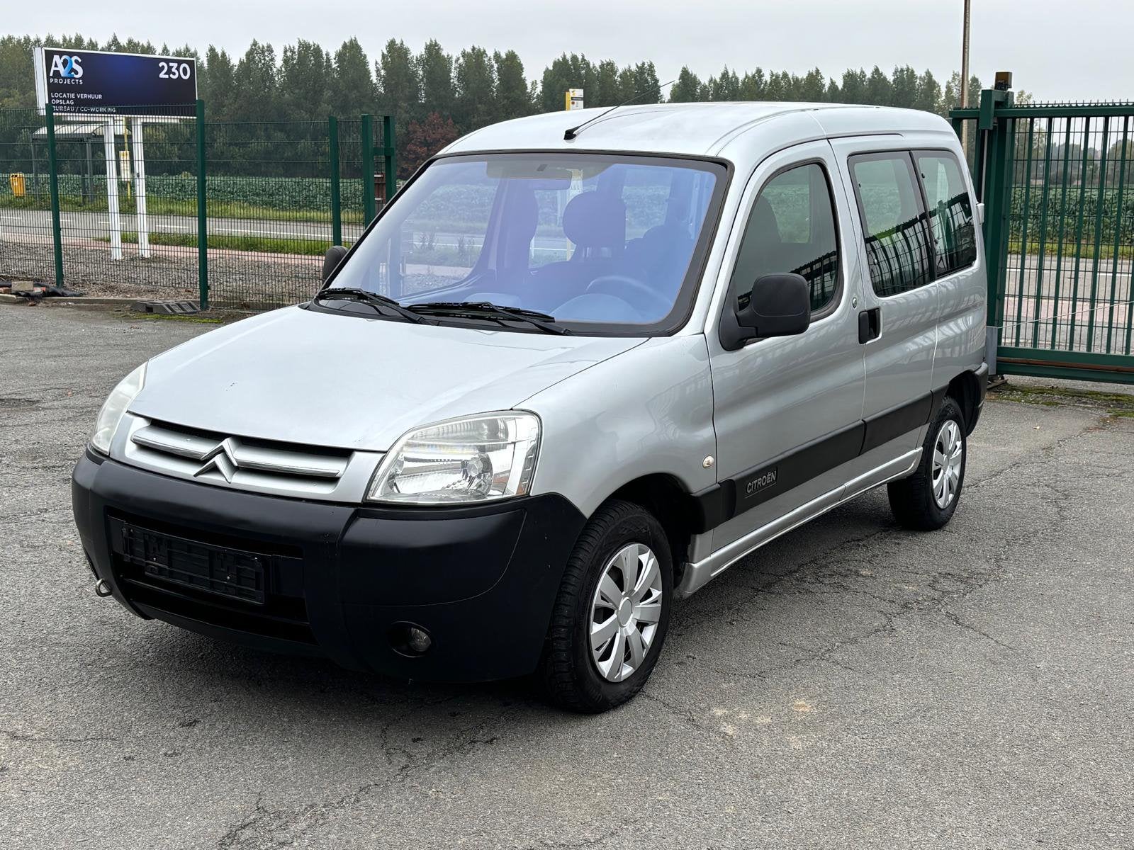 Citroen Berlingo 1.4 essence airco lez ok, Autos, Argent ou Gris, Achat, 6 portes, Ordinateur de bord