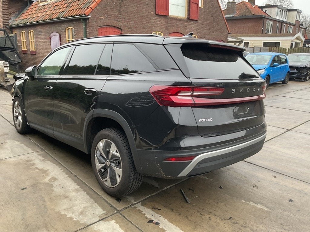 PORTE GAUCHE ARRIÈRE Skoda Kodiaq (PSAC) (|57H833051|), Arrière, Utilisé, Info@skoda-auto.de, Skoda