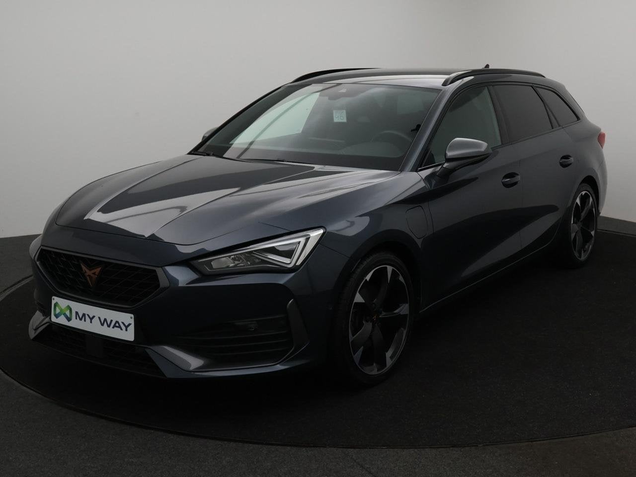 Cupra Leon ST e-Hybrid (PHEV) Leon ST e-Hybrid 1.4 DSG 204PK, Auto's, Automaat, Parkeerassistent, https://public.car-pass.be/vhr/e92a16af-6199-4d6c-aba4-7acd7e9b1518