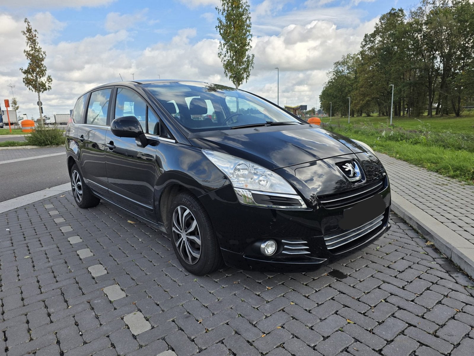 PEUGEOT 5008 | 1.6 Essence | 133 000 km | 2013, Auto's, Euro 5, Monovolume, Zwart, Zwart