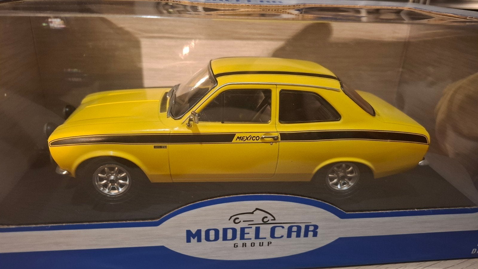 voiture miniature 1 18, Enlèvement ou Envoi, Comme neuf, Voiture, Autres marques