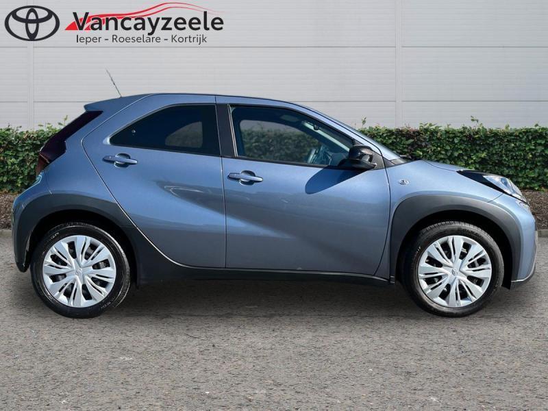 Toyota Aygo X play+cam+dab+carplay+androidauto, Automaat, 72 pk, 5 deurs, 1000 cc