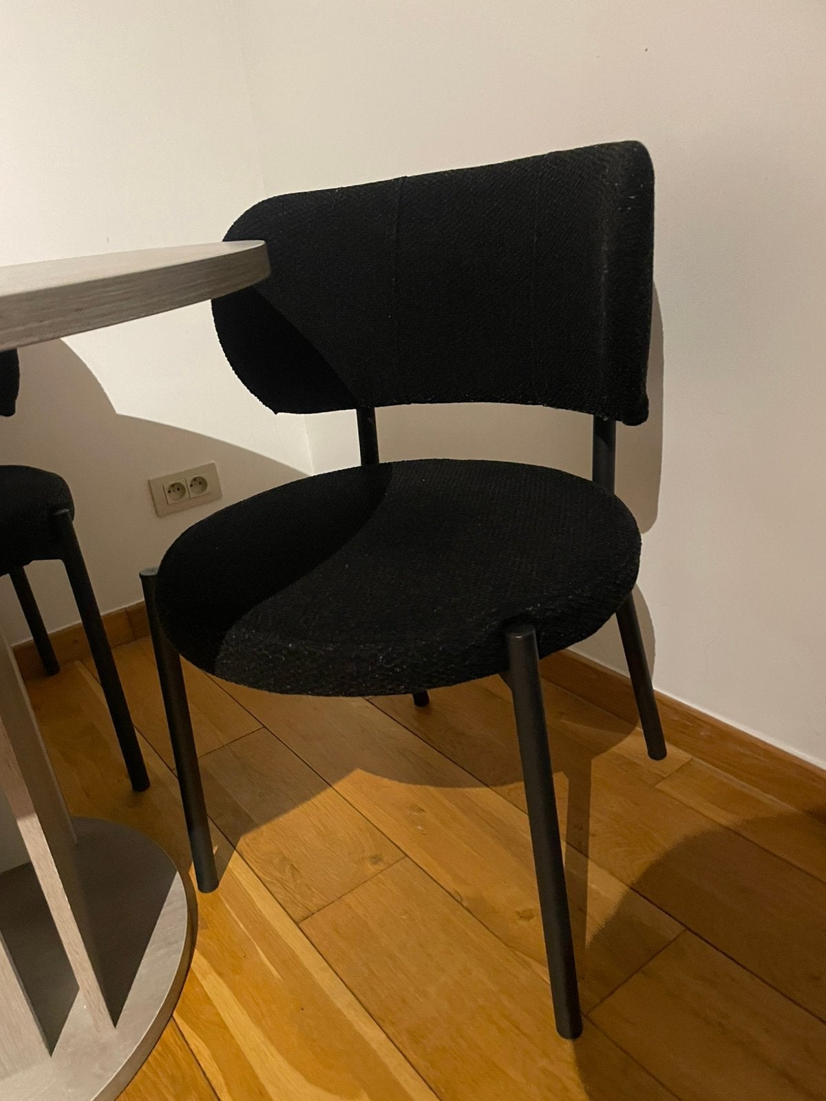 Chaises de salle à manger noires, Maison & Meubles, Mooi, Enlèvement, Utilisé, Quatre