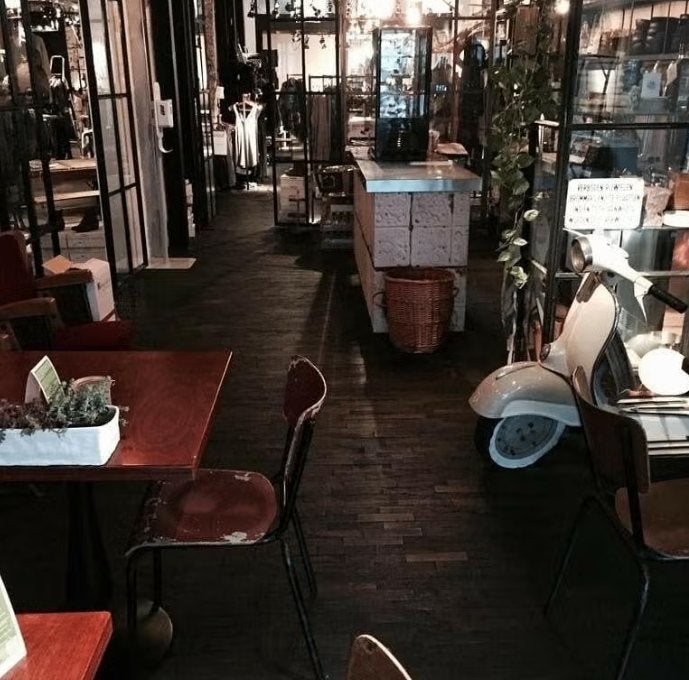 PARQUET EN BOIS ; TAPIS EN TECK MASSIF DE 90 M2, Enlèvement