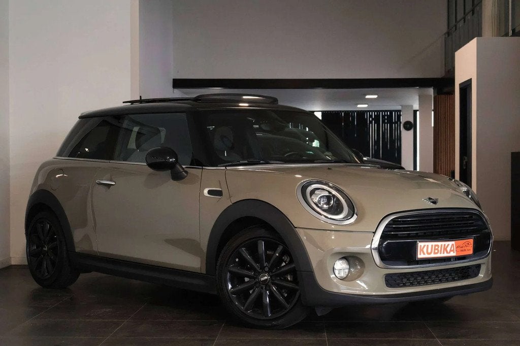 MINI Cooper Mini 1.5A Cooper OPF SfeerV Pano CruiseC Garanti, Auto's, Mini, 4 zetels, Gebruikt, 136 pk, https://public.car-pass.be/vhr/32ad35db-df0a-49d2-a03a-f1d525d7d29e